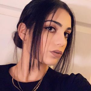 Meet your Posher, Claudia